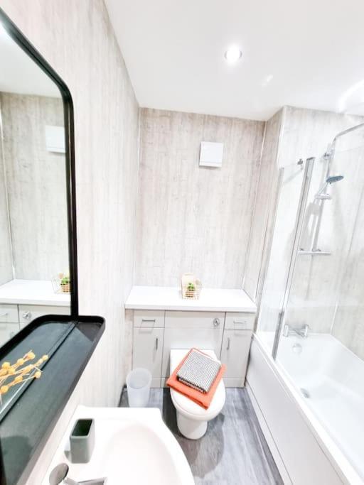 Stunning Flat Close To Beach สวอนซี ภายนอก รูปภาพ